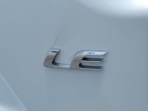 Used 2022 Toyota Corolla LE FWD image 7