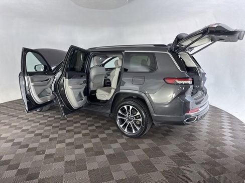 Used 2021 Jeep Grand Cherokee L Overland w/ Luxury Tech Group IV AWD/4WD image 15
