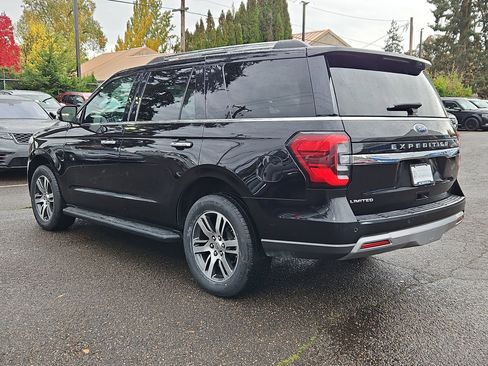 Used 2024 Ford Expedition Limited image 3