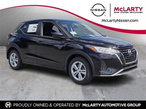 New 2025 Nissan Kicks Play S image 1