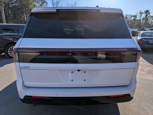 Certified 2025 Lincoln Navigator Black Label image 6