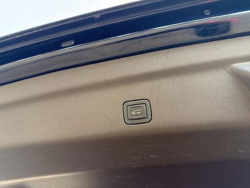 Used 2021 GMC Yukon Denali w/ Denali Ultimate Package image 14