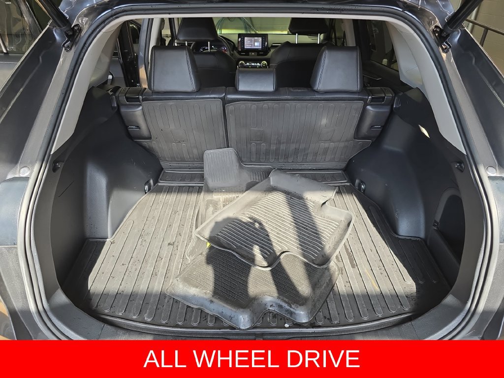 Used 2022 Toyota RAV4 XLE Premium AWD/4WD image 13