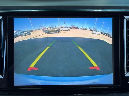 Used 2023 Chrysler Pacifica Touring-L image 31