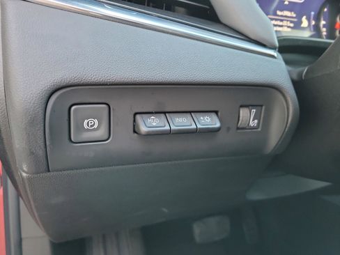 Used 2024 Buick Enclave Premium image 38