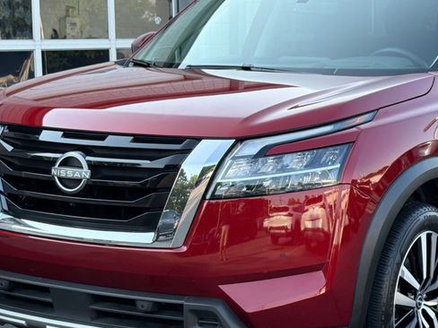 Used 2024 Nissan Pathfinder Platinum w/ Cargo Package FWD image 11