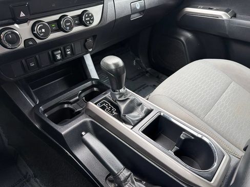 Certified 2019 Toyota Tacoma SR5 AWD/4WD image 27
