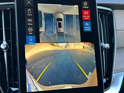 New 2026 Volvo XC90 T8 Ultra w/ Lounge Package image 18