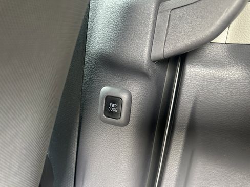 Used 2021 Toyota Sienna LE image 18