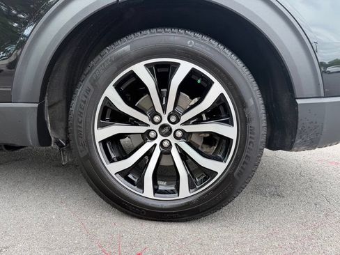 Used 2025 Ford Explorer ST-Line w/ Premium Package RWD image 34