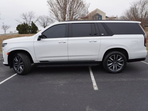 Used 2021 Cadillac Escalade ESV Sport w/ Driver Assist Tech Package image 5