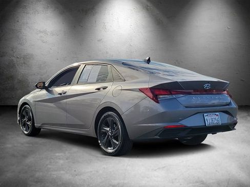 Used 2023 Hyundai Elantra SEL FWD image 4