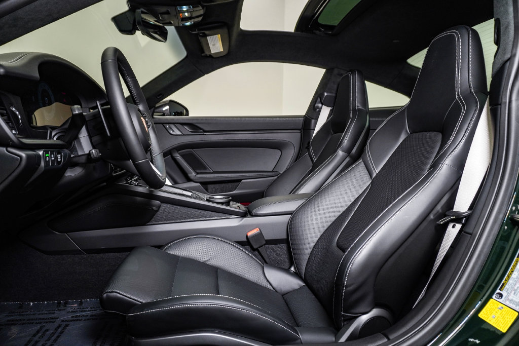 Certified 2026 Porsche 911 Carrera 4 GTS AWD/4WD image 5