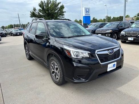 Used 2020 Subaru Forester Premium w/ Popular Package #1 AWD/4WD image 3