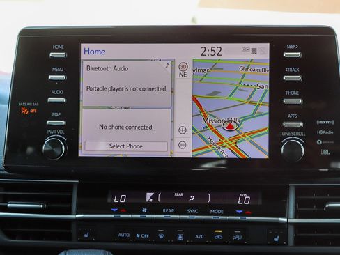 Used 2022 Toyota Sienna XLE w/ XLE Plus Package image 16