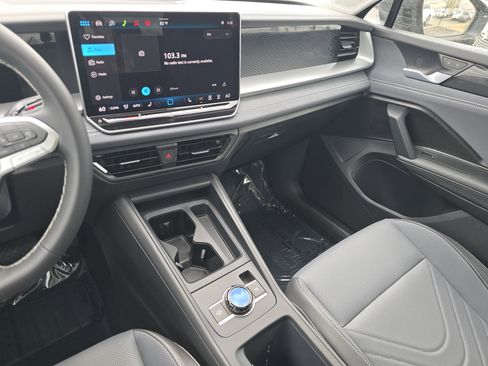 New 2026 Volkswagen Tiguan SE AWD/4WD image 23