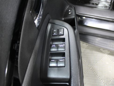 Used 2021 Honda Pilot Touring image 6