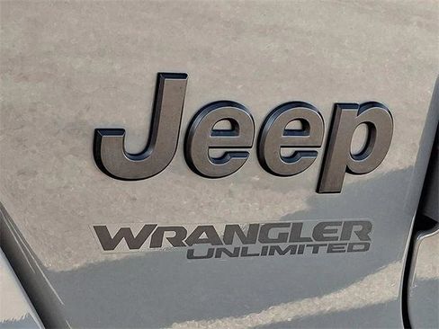 Certified 2020 Jeep Wrangler Unlimited Sahara image 29