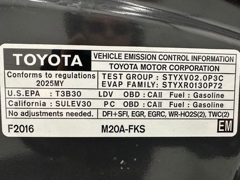 Used 2025 Toyota Corolla SE image 65