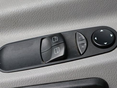 Used 2016 Mercedes-Benz Sprinter 2500 image 16