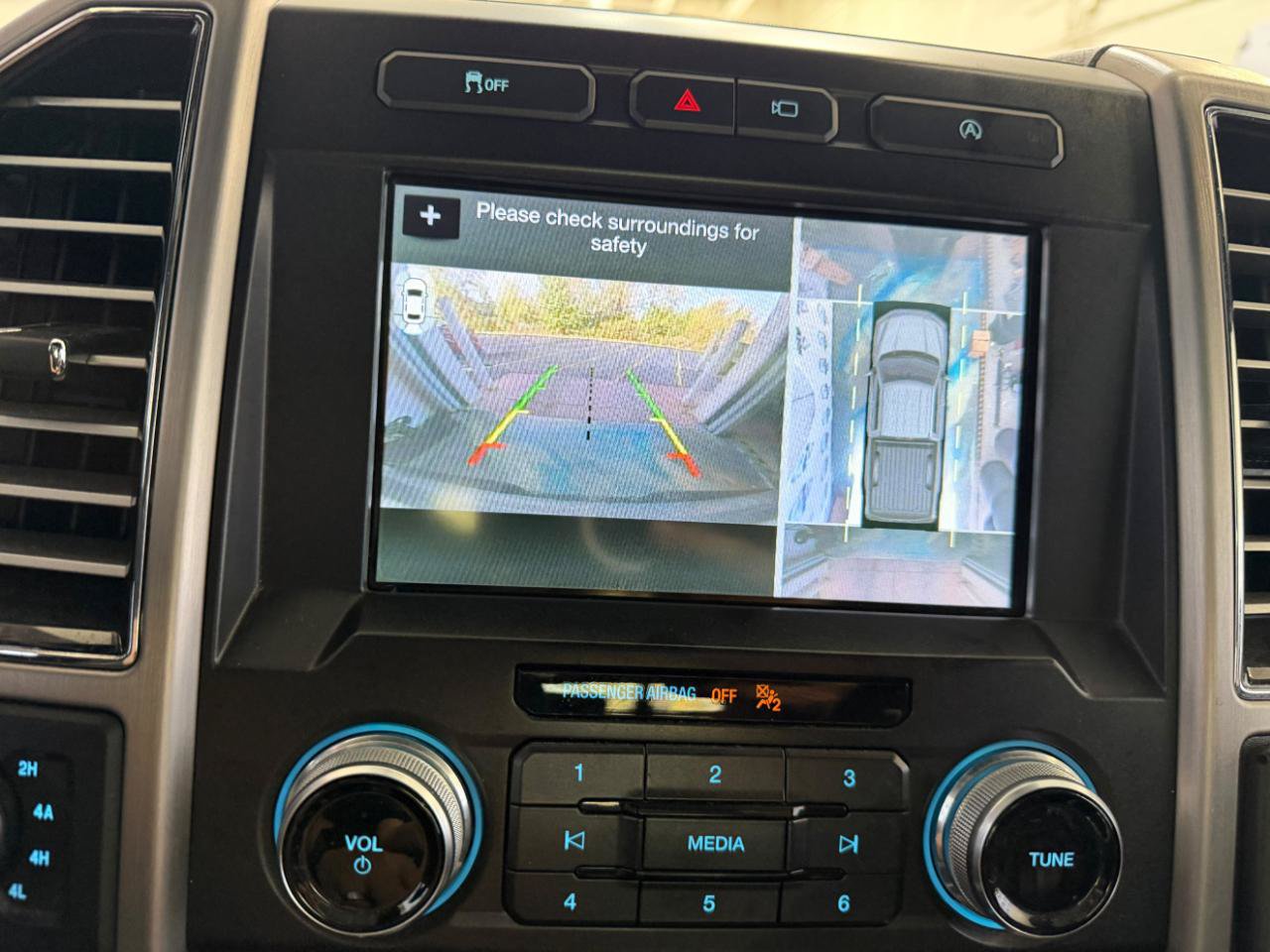 Used 2018 Ford F150 Platinum w/ Technology Package AWD/4WD image 36