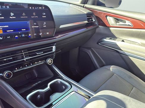 Used 2025 Chevrolet Traverse Z71 w/ Driver Confidence Package image 20