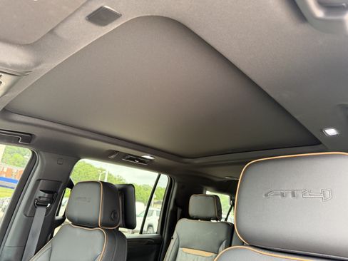 Used 2024 GMC Yukon XL AT4 AWD/4WD image 15