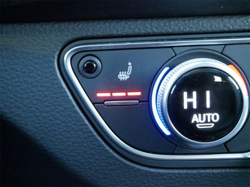 Used 2018 Audi Q5 2.0T Premium Plus w/ Premium Plus Package image 21