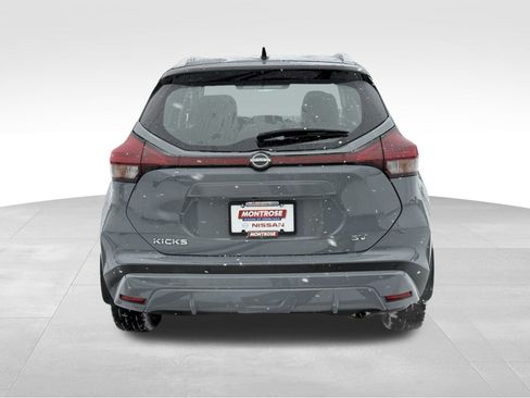 Used 2023 Nissan Kicks SV image 4