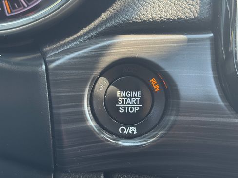 Used 2019 Jeep Grand Cherokee Altitude AWD/4WD image 22
