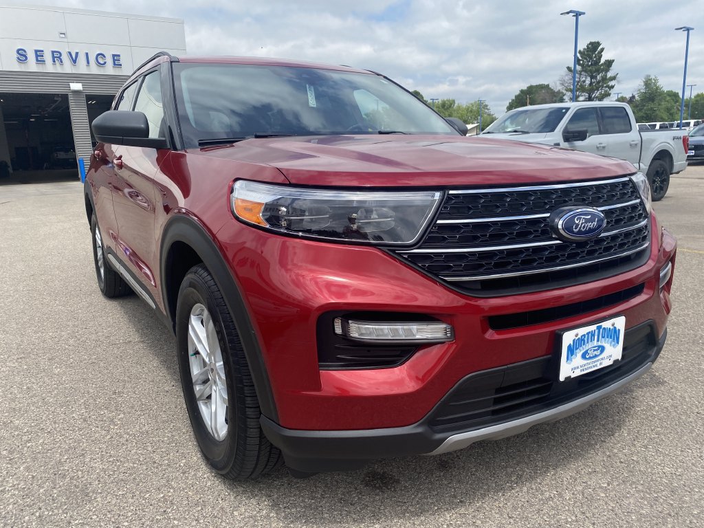 Used 2021 Ford Explorer XLT w/ Equipment Group 202A AWD/4WD image 4