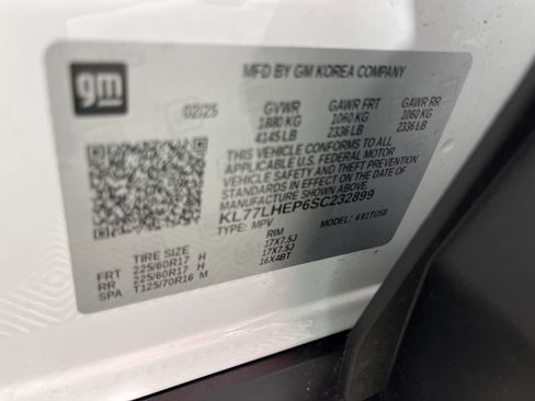 Used 2025 Chevrolet Trax LT w/ LT Convenience Package image 23