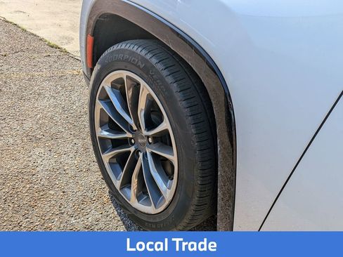 Used 2024 Jeep Wagoneer Series III w/ Premium Group I image 6