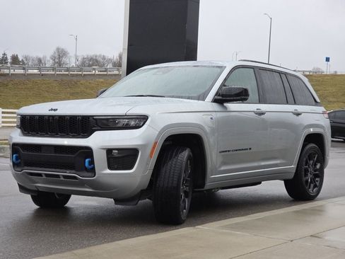 Used 2025 Jeep Grand Cherokee Limited 4xe image 30