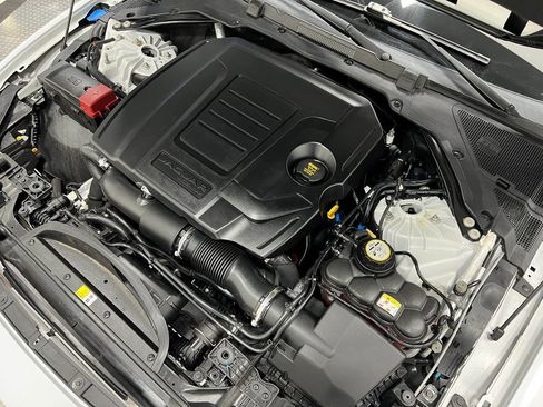 Used 2020 Jaguar XE S RWD image 28