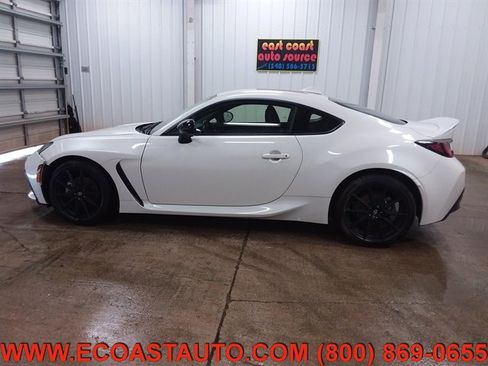 Used 2023 Toyota GR86 Premium w/ ALL Weather Mat Package (TMS) image 5