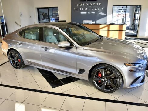 Used 2023 Genesis G70 3.3T w/ Sport Prestige Package image 7