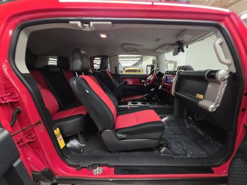 Used 2012 Toyota FJ Cruiser w/ Trail Teams Special Edition image 23