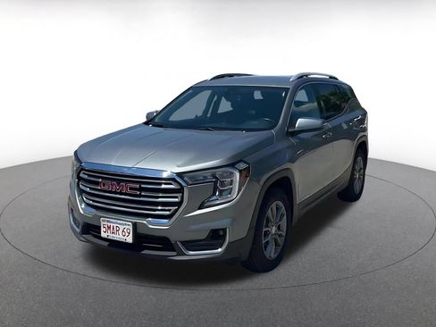 Used 2024 GMC Terrain SLT AWD/4WD image 7