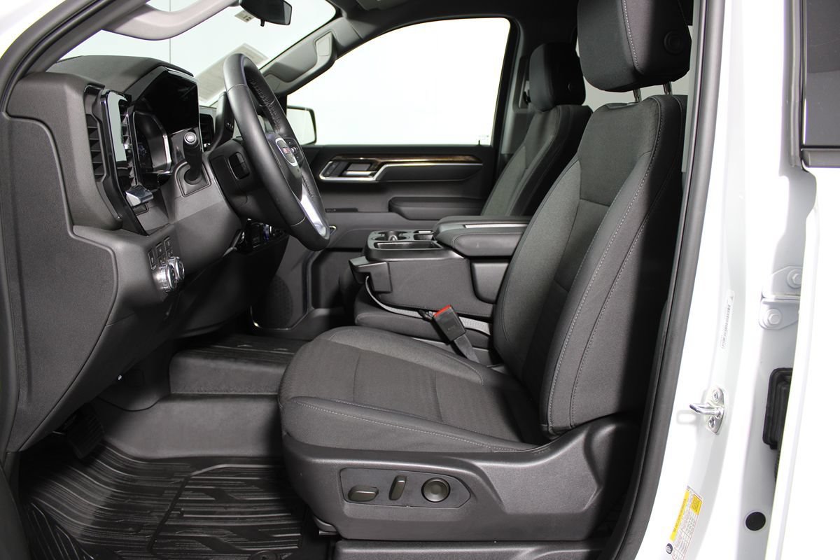 Used 2026 GMC Sierra 1500 Elevation w/ Elevation Select Package AWD/4WD image 13