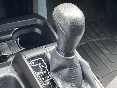 Used 2021 Toyota Tacoma SR AWD/4WD image 17