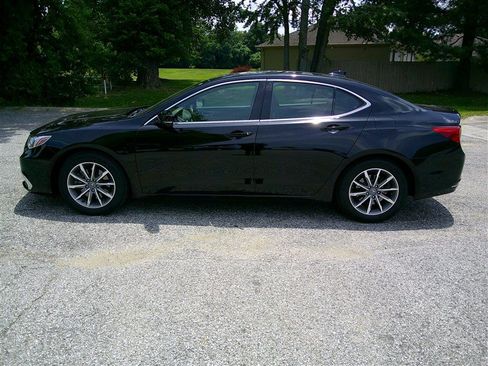 Used 2018 Acura TLX w/ Technology Package FWD image 2