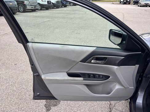 Used 2014 Honda Accord LX image 9