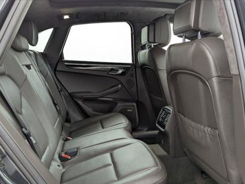 Used 2018 Porsche Macan Turbo w/ Premium Package Plus image 18