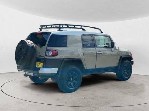 Used 2014 Toyota FJ Cruiser 4WD w/ Convenience Package image 5