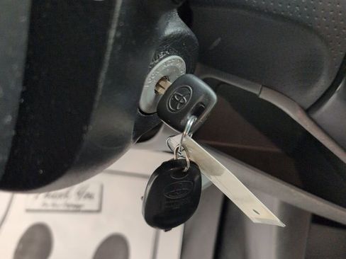 Used 2015 Toyota Tacoma PreRunner image 40