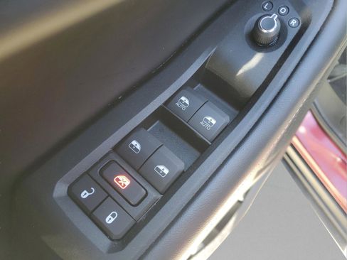 Certified 2025 Jeep Grand Cherokee Altitude image 18