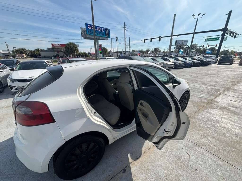 Used 2012 Kia Rio EX FWD image 3