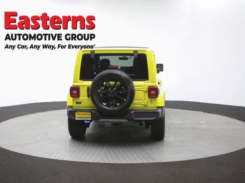 Used 2022 Jeep Wrangler Unlimited Sahara w/ Cold Weather Group AWD/4WD image 38