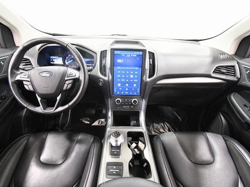Used 2022 Ford Edge Titanium image 3